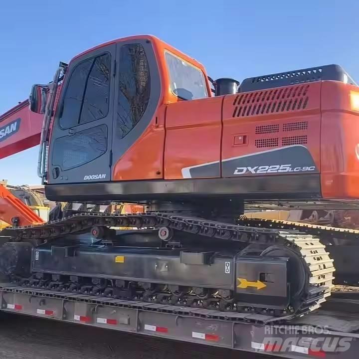 Doosan DX225LC-9C Beltegraver