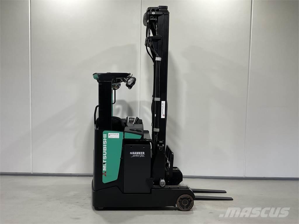 Mitsubishi RB16NH Skyvemasttruck