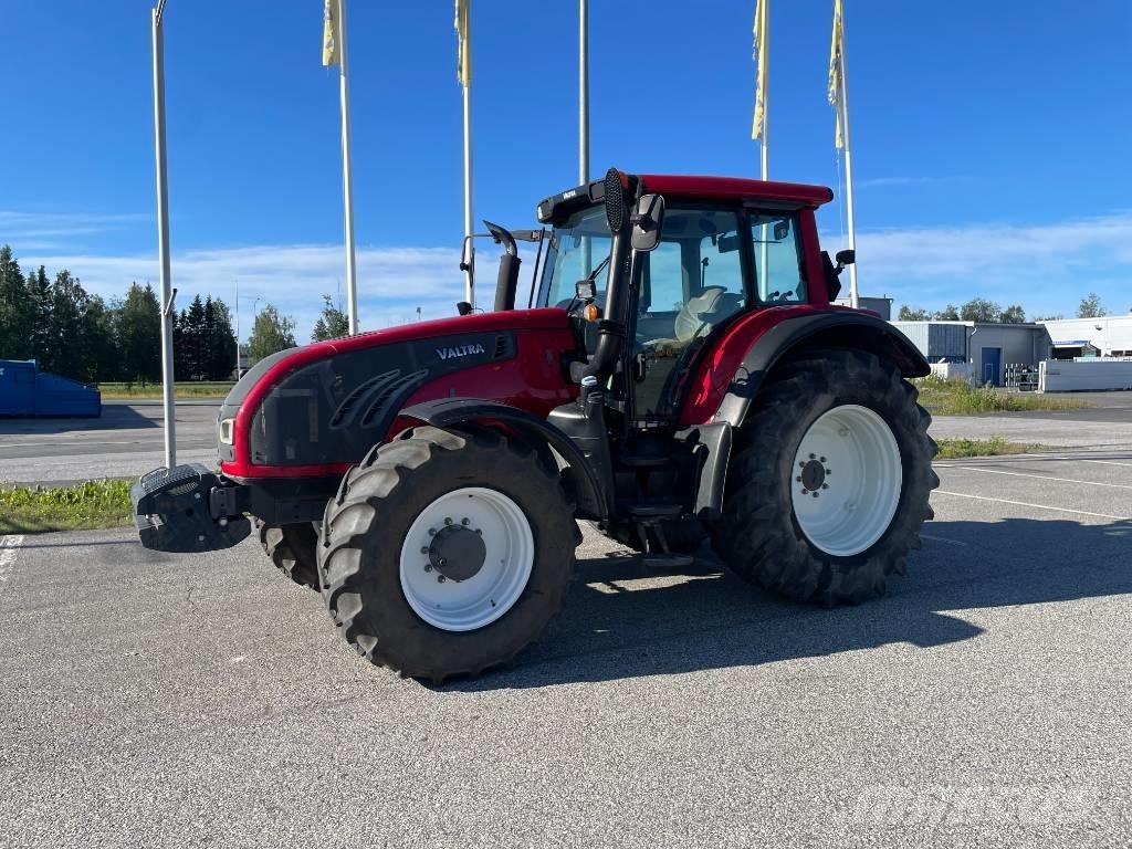 Valtra T 153 Versu Traktorer