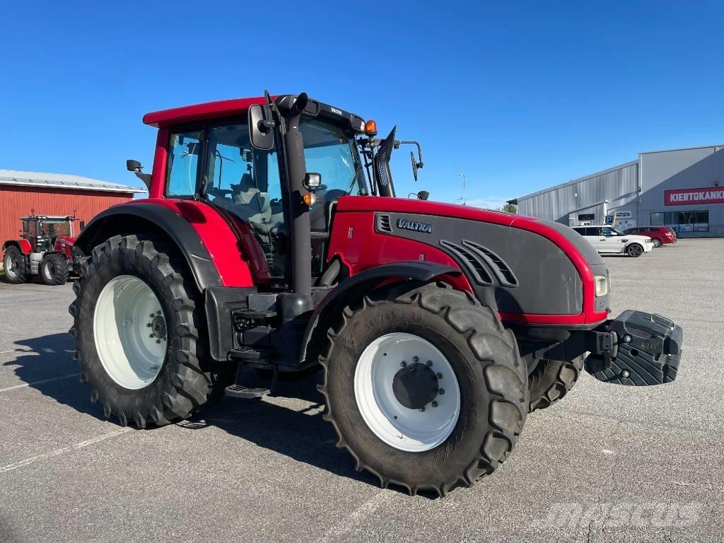 Valtra T 153 Versu Traktorer