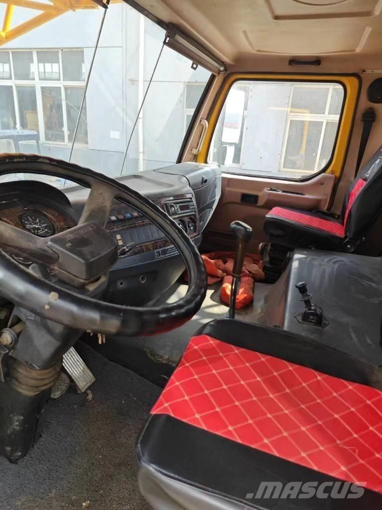 XCMG QY 70 K Røff terreng kraner