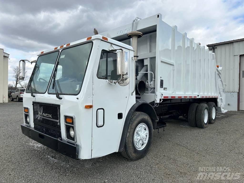 Mack LE613 Renovasjonsbil