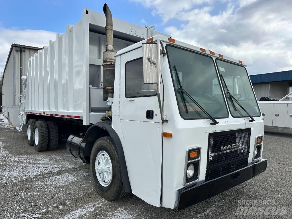 Mack LE613 Renovasjonsbil