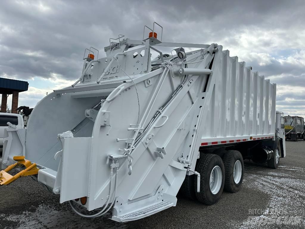 Mack LE613 Renovasjonsbil
