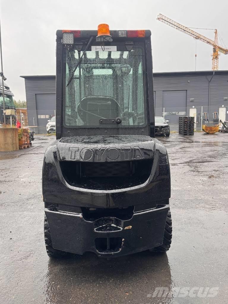 Toyota 02-8 FDF 30 Diesel Trucker