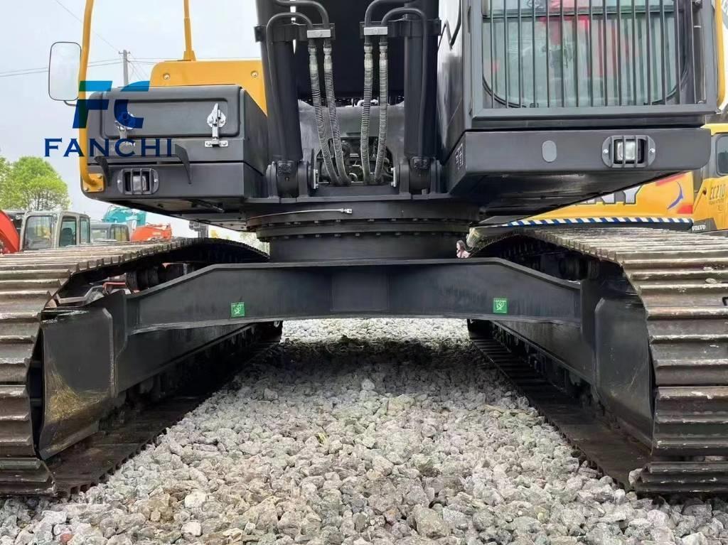 Volvo EC 240 Beltegraver