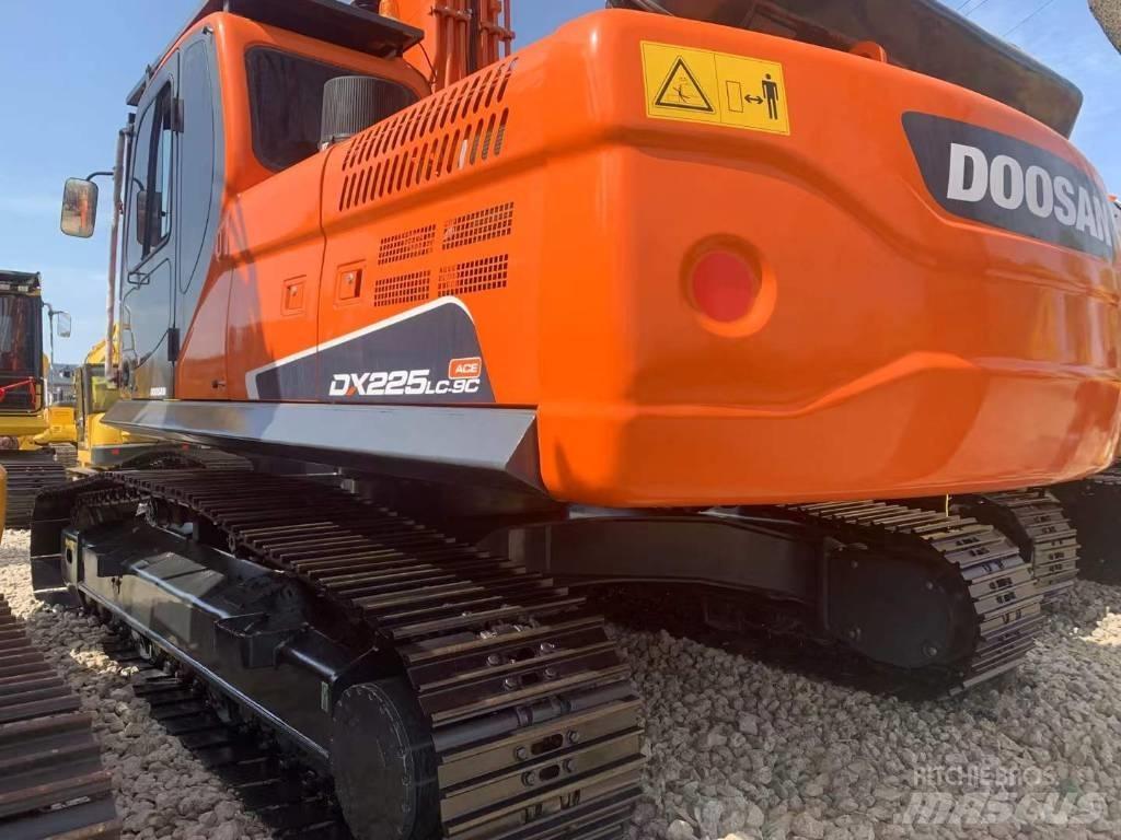 Doosan DX 225 Beltegraver