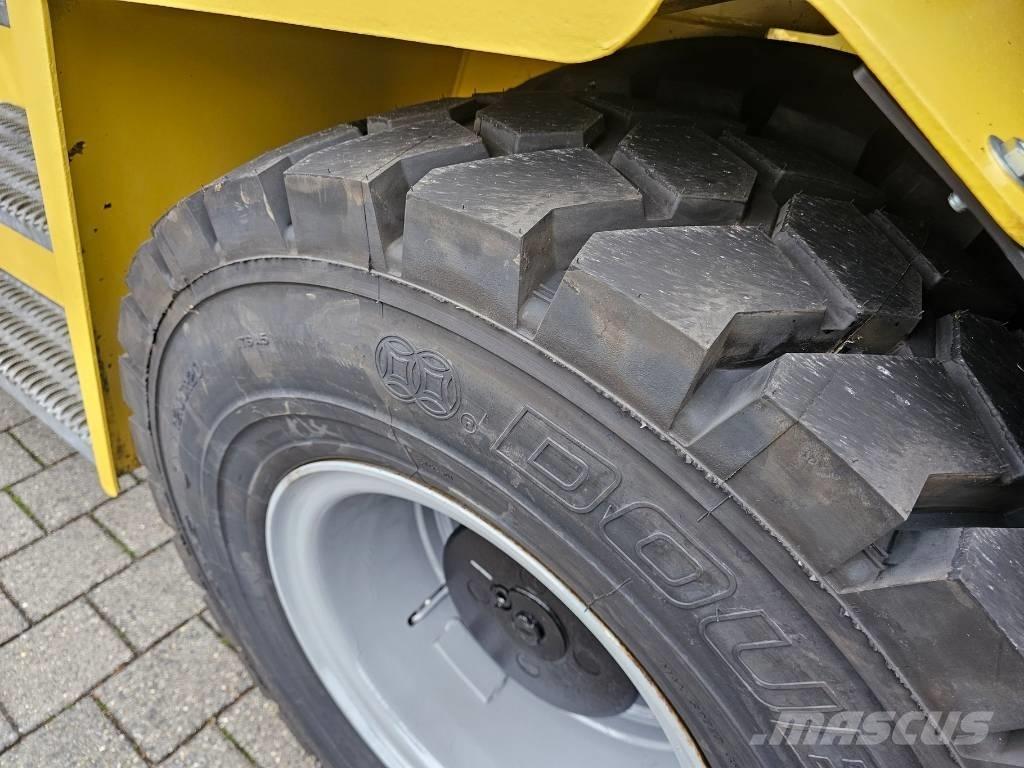Hyster H16XM12 Diesel Trucker