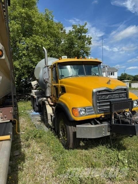 Mack CV 713 Betongpumpe biler