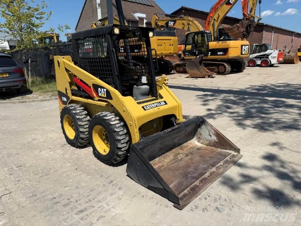 CAT 216B (226,S130) Kompaktlastere