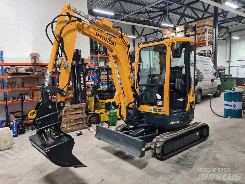 Hyundai R25-9AK Minigravere <7t