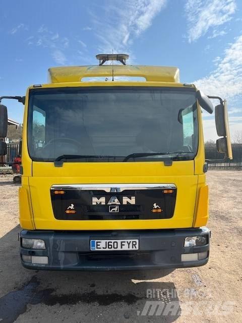 MAN 7.150 Flatvogn med vinsj