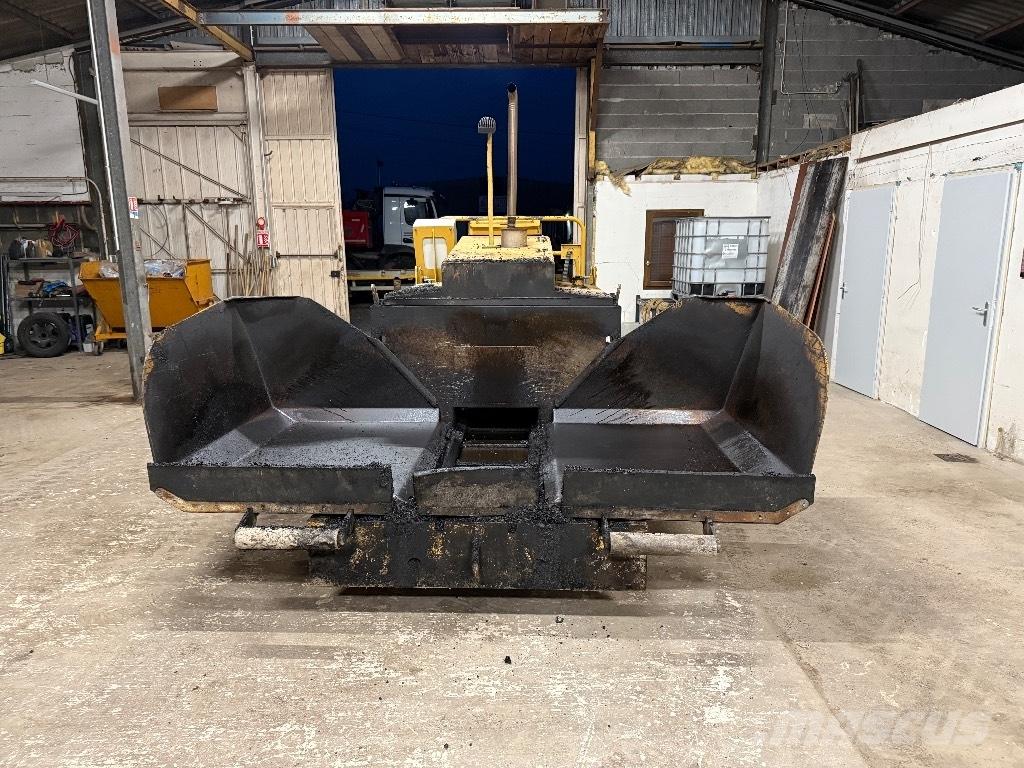 CAT BB 621 E Asfaltutleggere