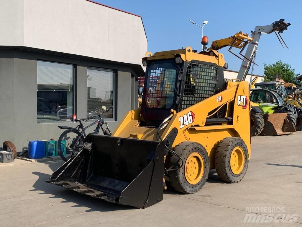 CAT 246 Kompaktlastere