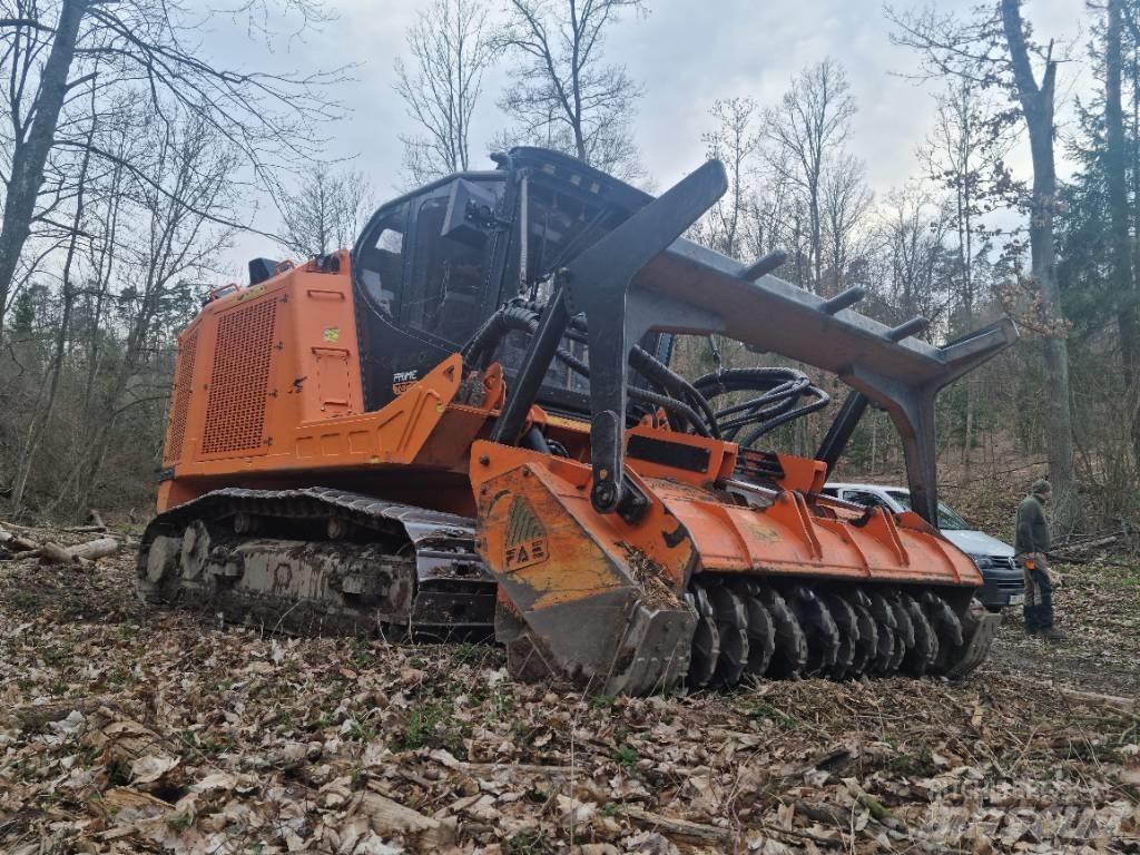 FAE PT-475 Traktor med skogsutstyr