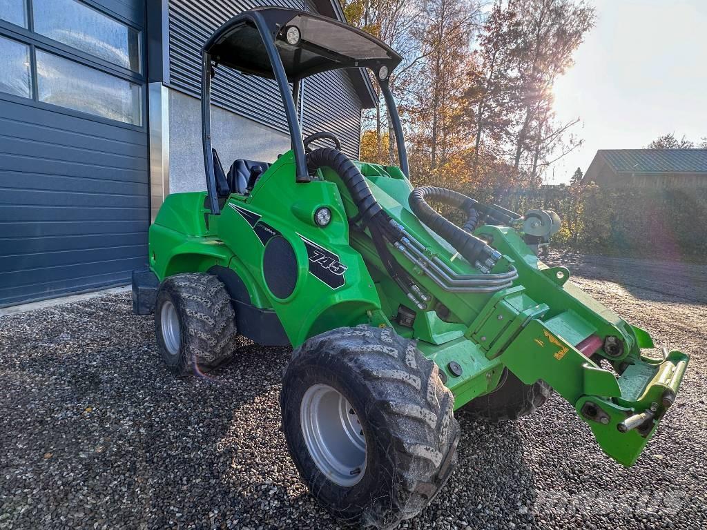 Avant 745 Kompaktlaster