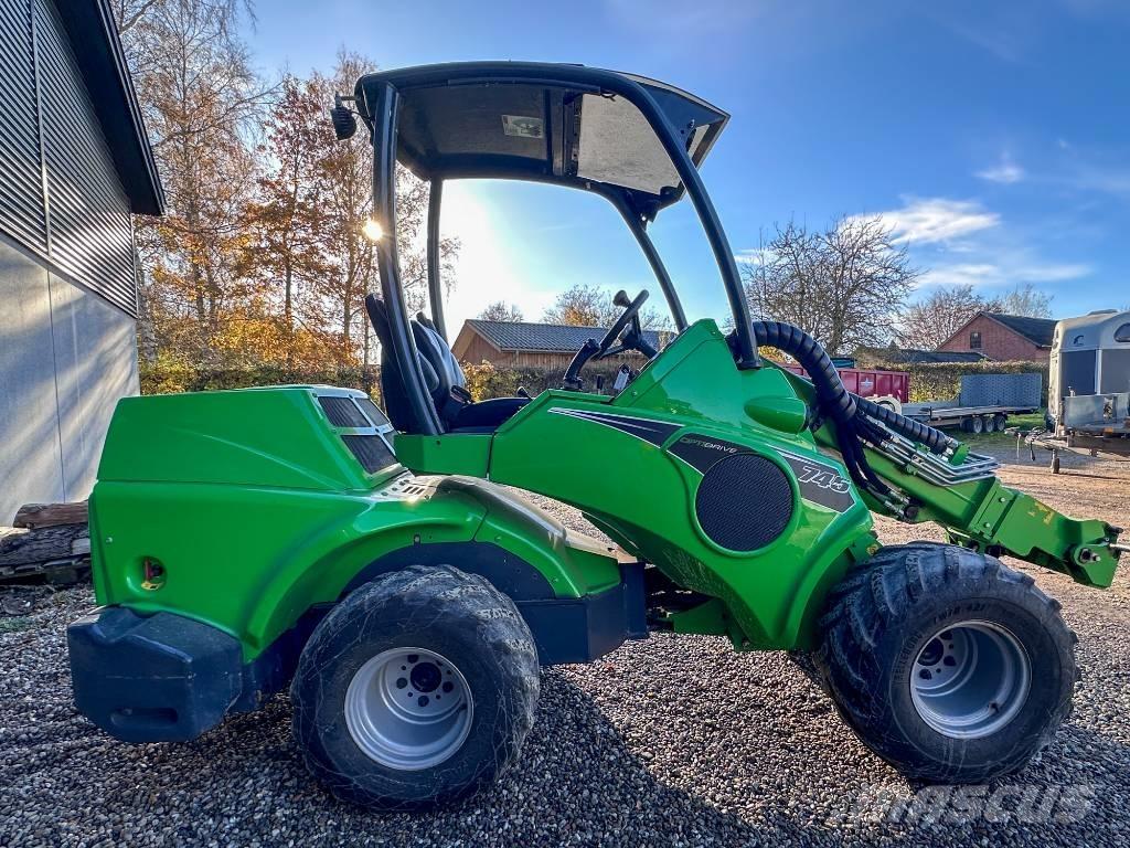 Avant 745 Kompaktlaster