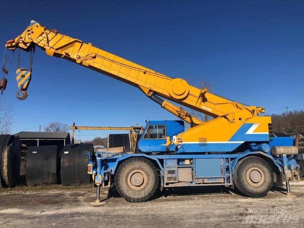 Kobelco RK 450 Røff terreng kraner
