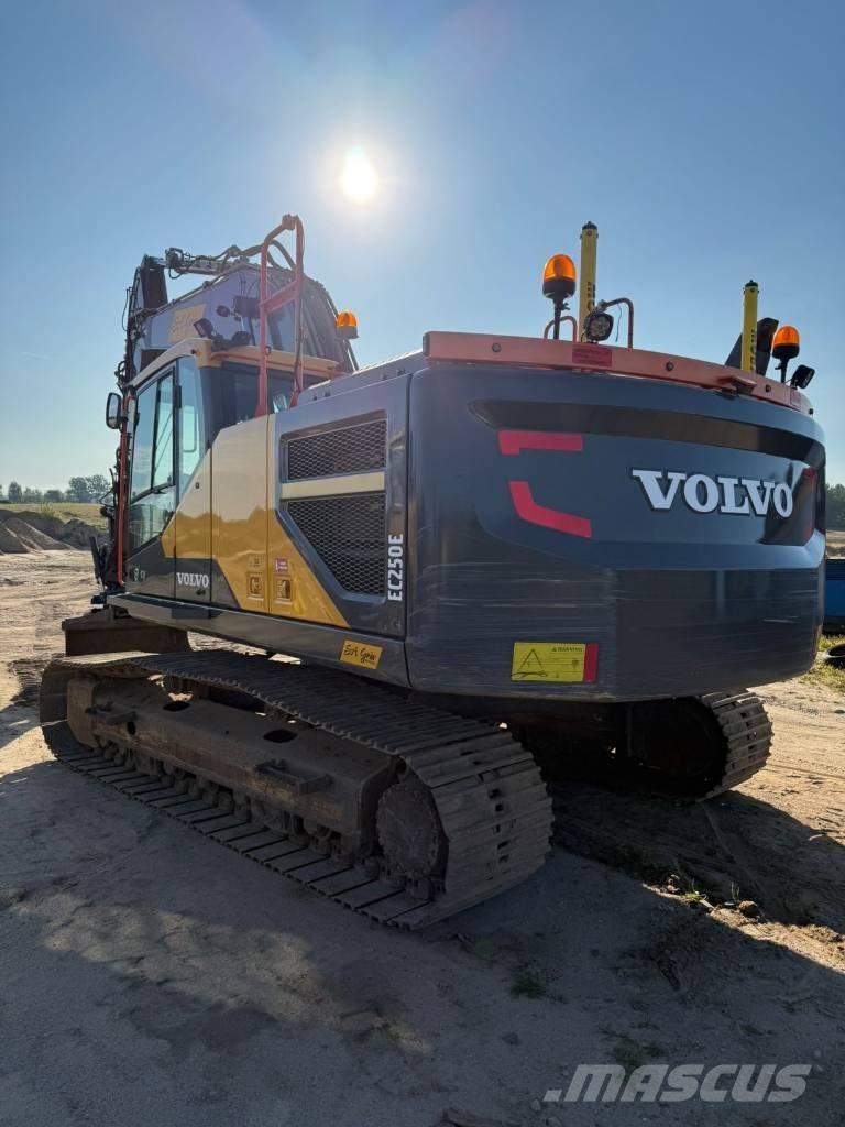 Volvo EC 250 EL Beltegraver