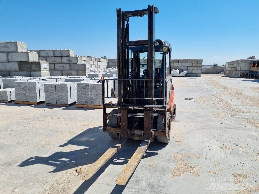 Toyota 02-8 FD F 30 Diesel Trucker