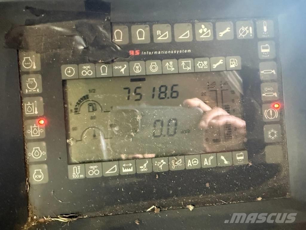 CLAAS Jaguar 900 Selvdrevne fôrhøstere