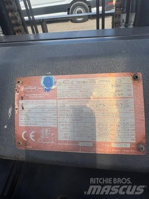 Doosan D 90 S-5 Diesel Trucker