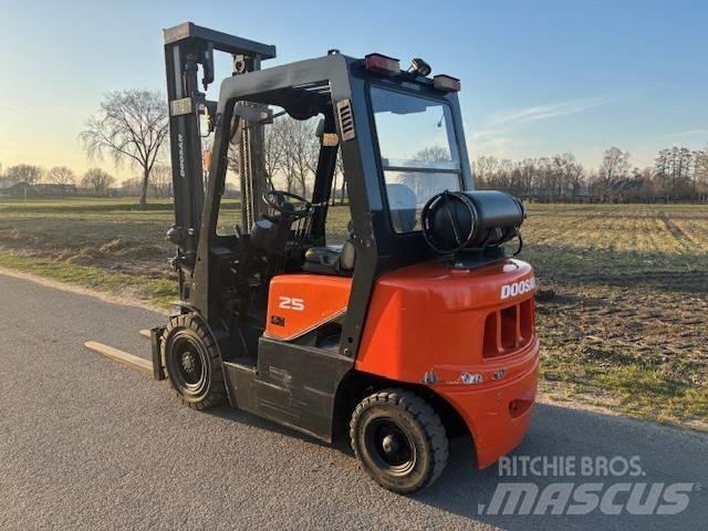 Doosan G 25 G Propan trucker