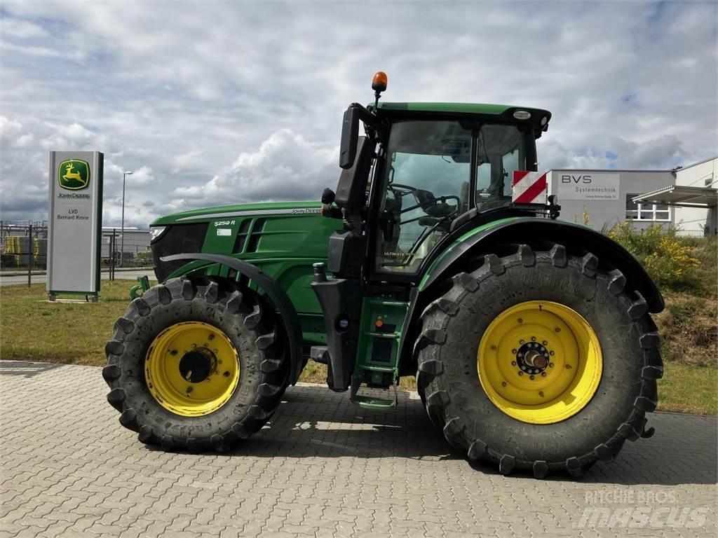 John Deere 6250R Traktorer
