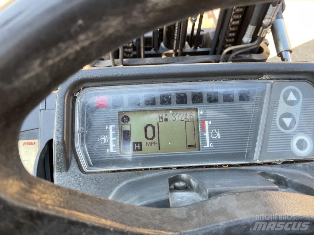 CAT DP30NT Diesel Trucker