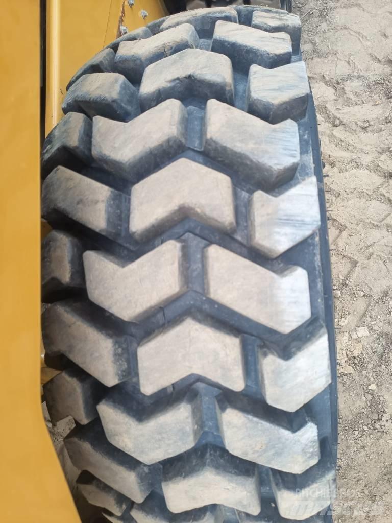 CAT 262 D XPS Kompaktlastere