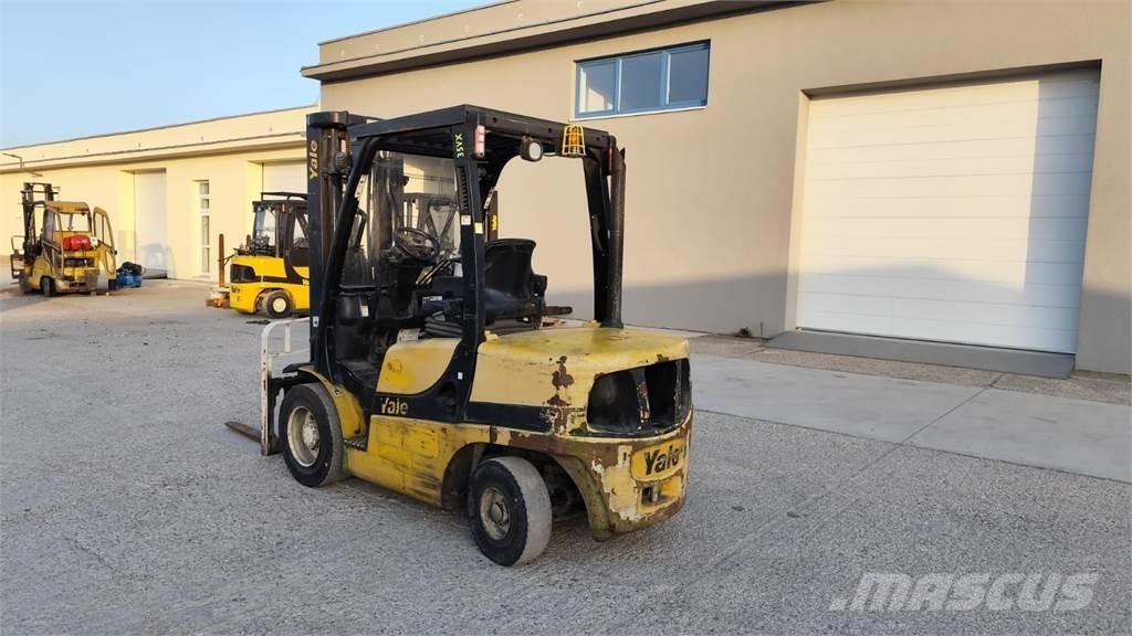 Yale GDP35VX Diesel Trucker