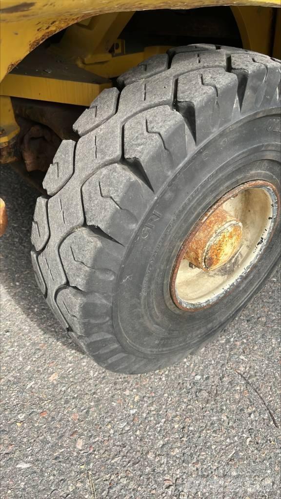 Yale GDP30VX Diesel Trucker