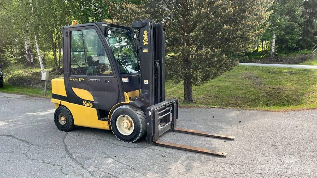 Yale GDP30VX Diesel Trucker