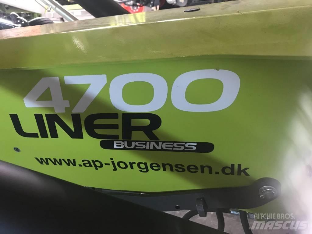 CLAAS Liner 4700 Raker og høyvendere