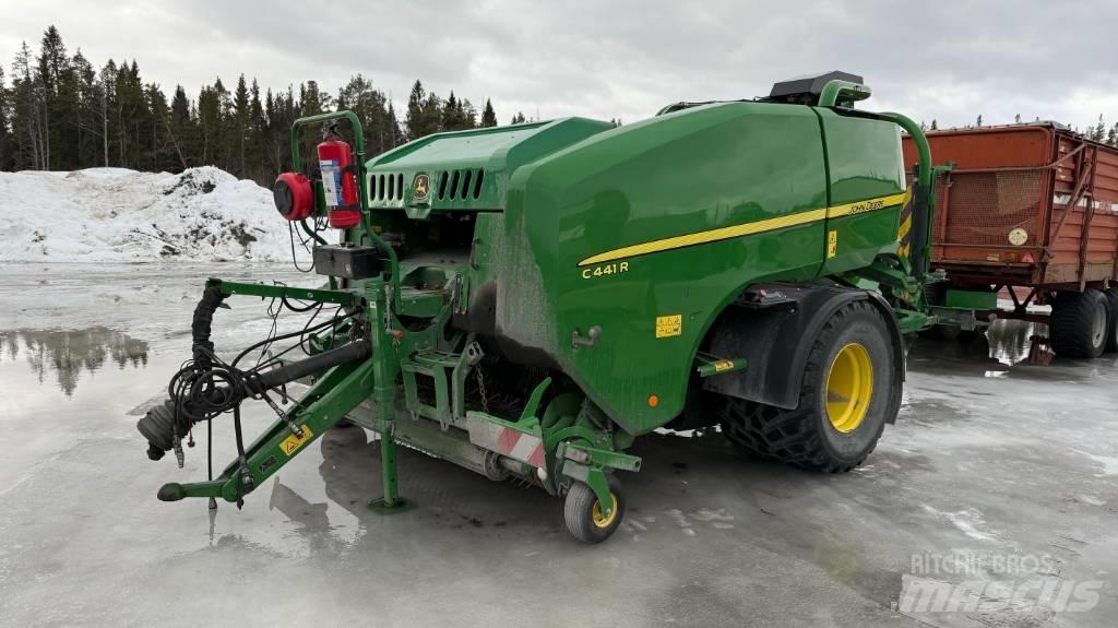 John Deere C 441 R Rundballepresser