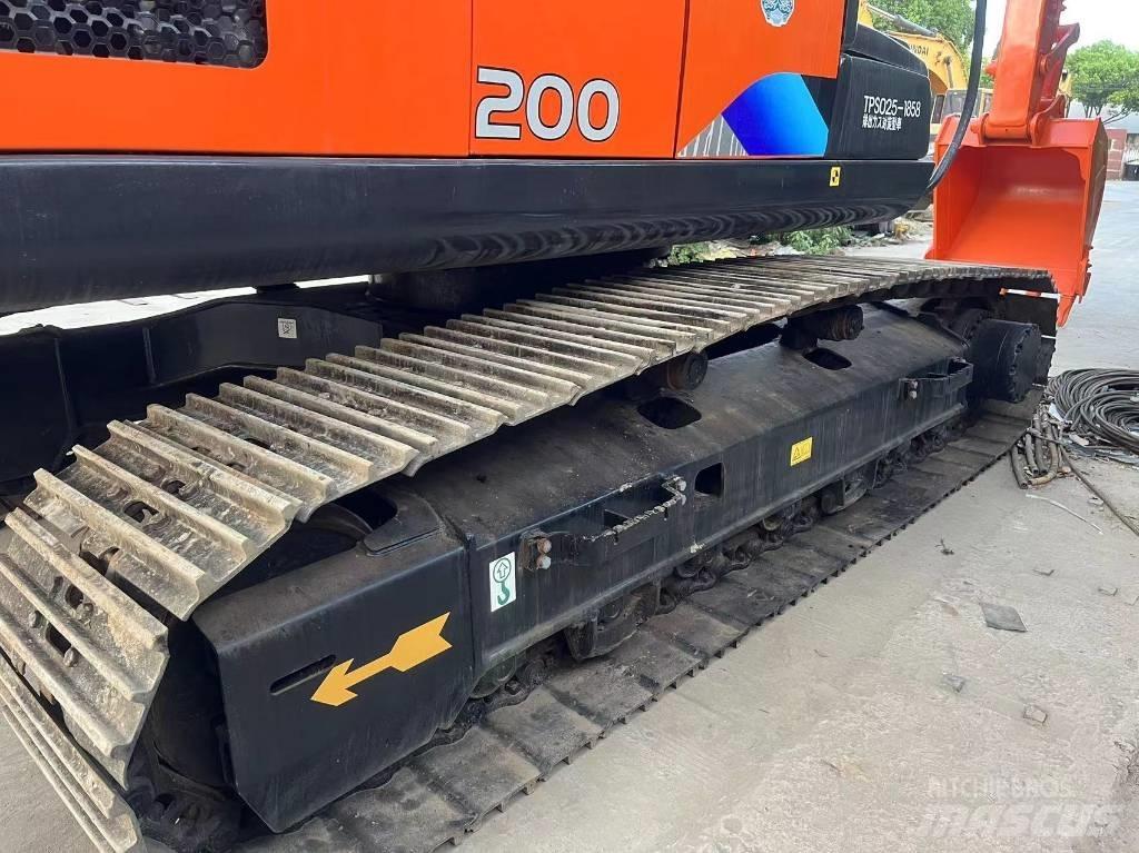 Hitachi ZX 200 Beltegraver