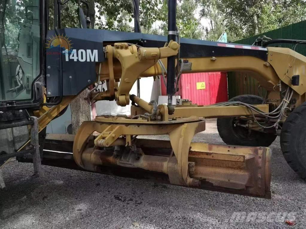 CAT 140 M Veihøvler