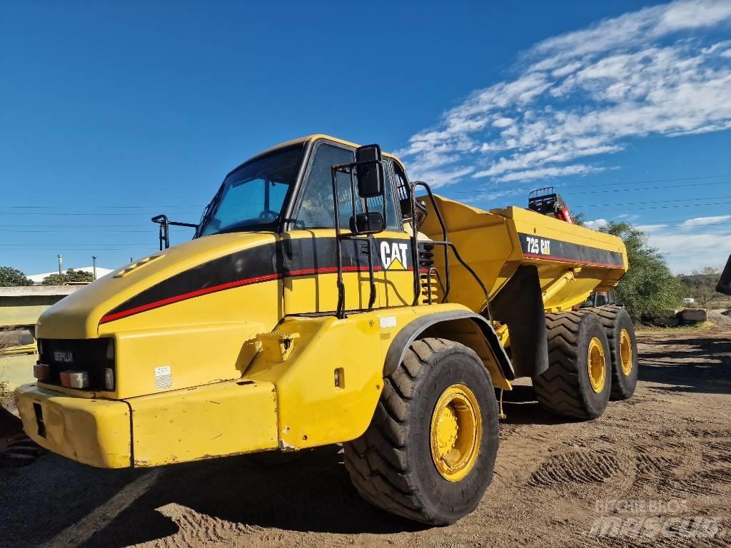CAT 725 Rammestyrte Dumpere
