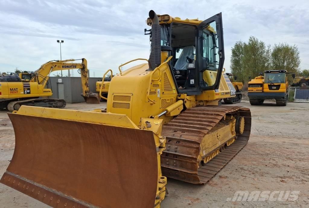 Komatsu D61PXI-24E0 Dozere Beltegående