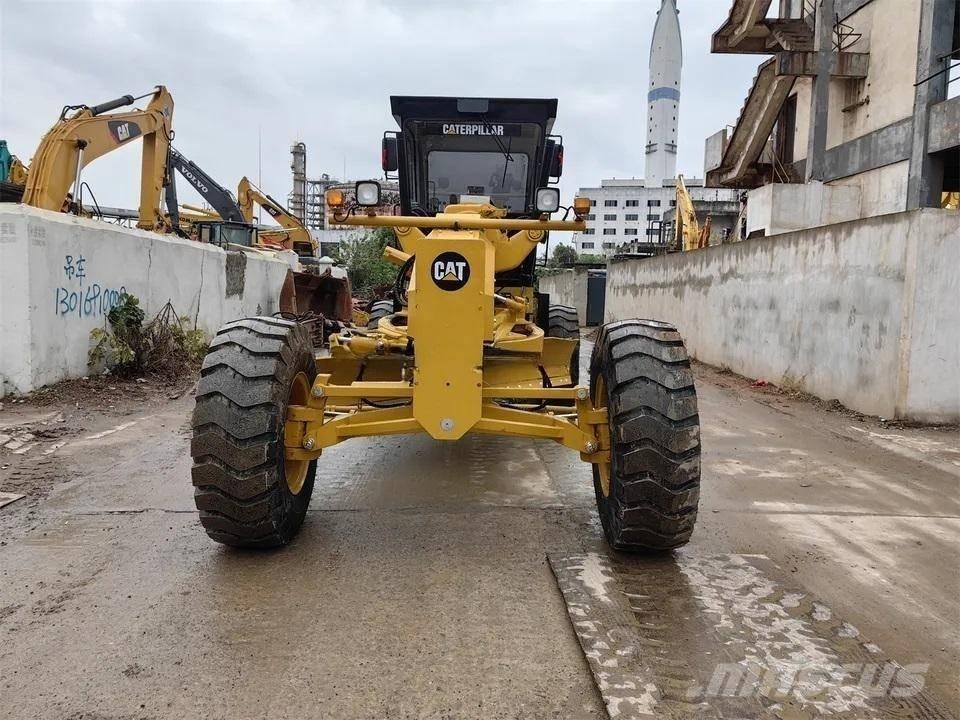CAT 140K Veihøvler