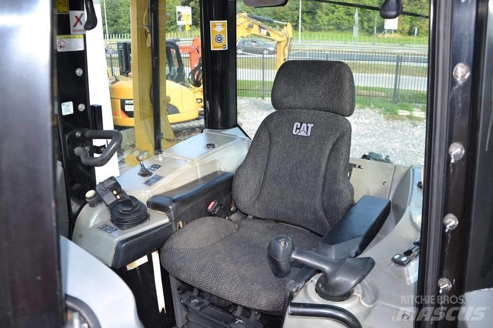 CAT D 6 N LGP Dozere Beltegående