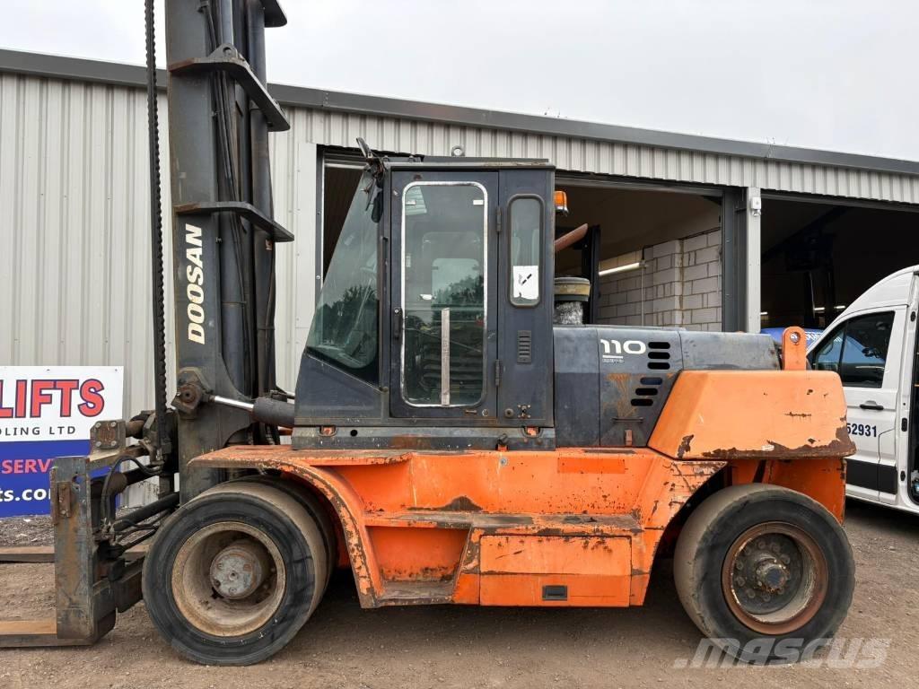 Doosan D 110 S-5 Diesel Trucker