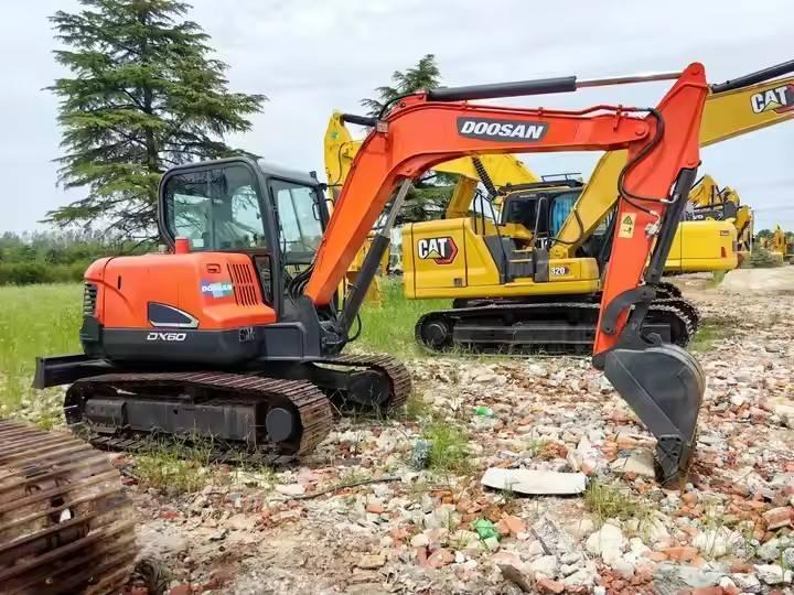 Doosan DX 60 Beltegraver