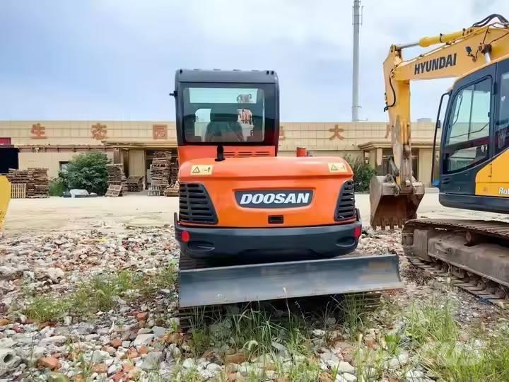 Doosan DX 60 Beltegraver
