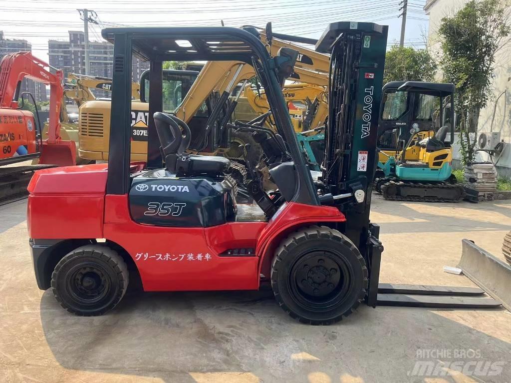 Toyota FD 35 Diesel Trucker