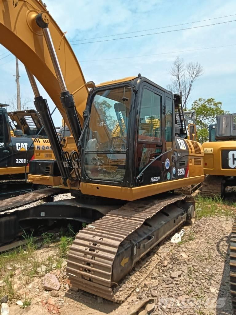 CAT 325 D Beltegraver