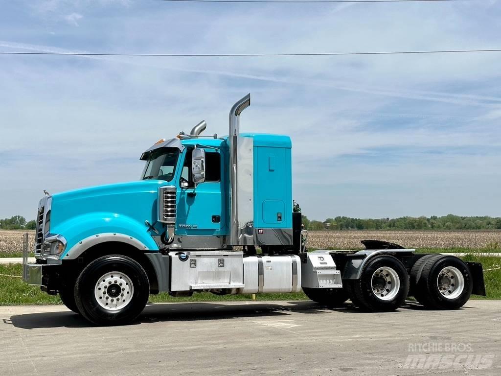Mack Titan TD 713 Andre lastebiler
