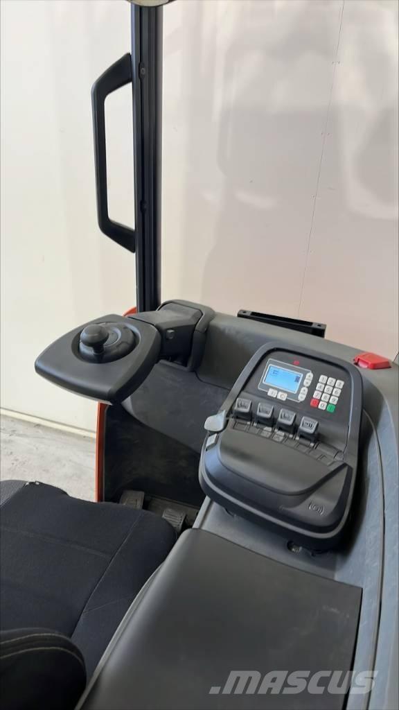 BT RR E 140 H Skyvemasttruck