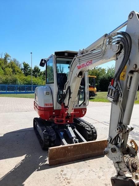 Takeuchi TB 230 Minigravere <7t