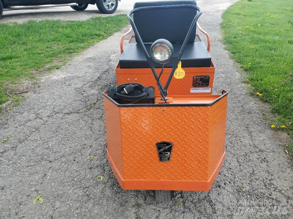 Taylor-Dunn SS536 Tauetraktor